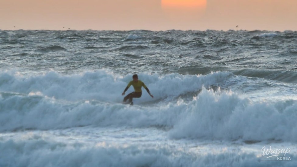 Discovering the Charms of Mallipo Beach: A Summer Paradise_03