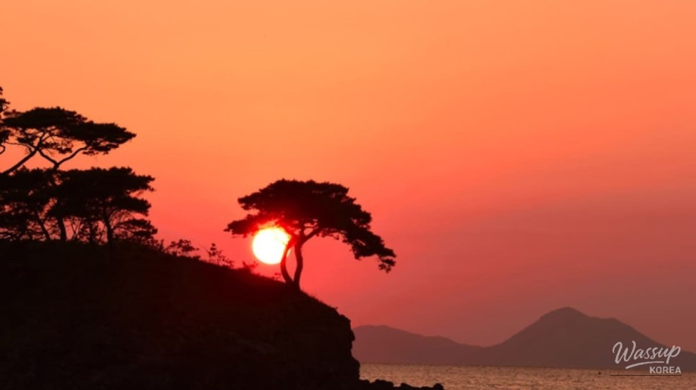 Discovering the Scenic Beauty of Byeonsanbando National Park_02
