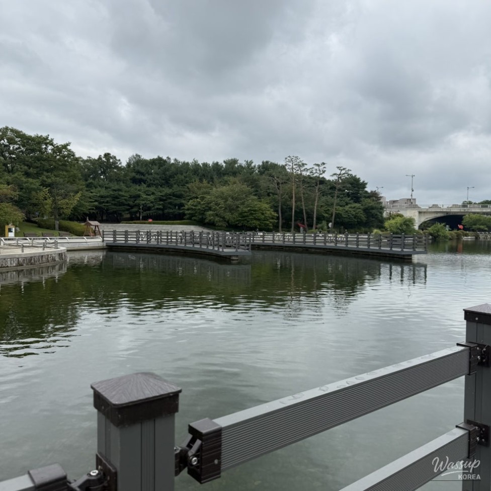 The Revamped Ilsan Lake Park Dock: A Closer Encounter with the Lake_02