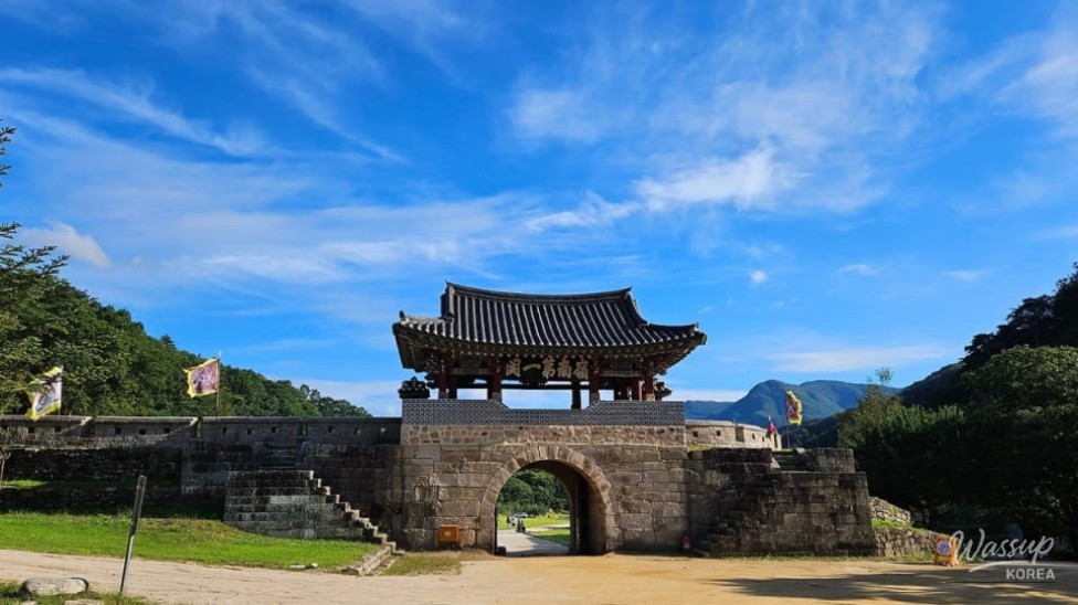 Exploring the Scenic Bongmyeongsan Suspension Bridge in Mungyeong_05
