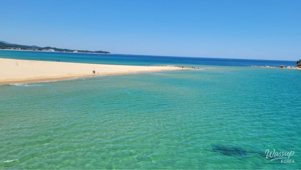 Discovering the Hidden Gems of Songjiho and Hwajinpo Beaches_01