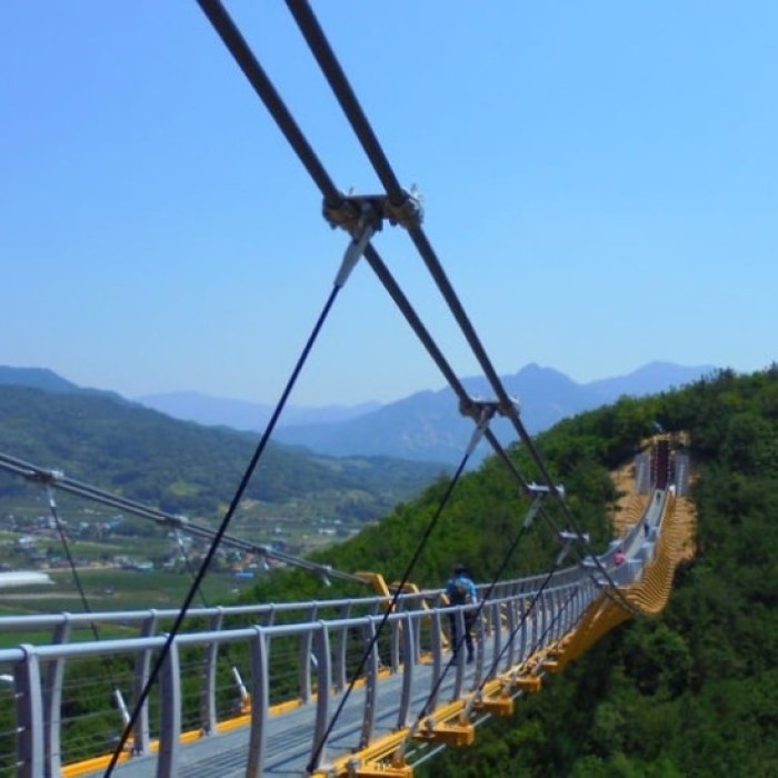 Exploring the Scenic Bongmyeongsan Suspension Bridge in Mungyeong5184