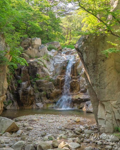 Exploring the Serenity of Girimsa Temple and Yongyeon Waterfall_09