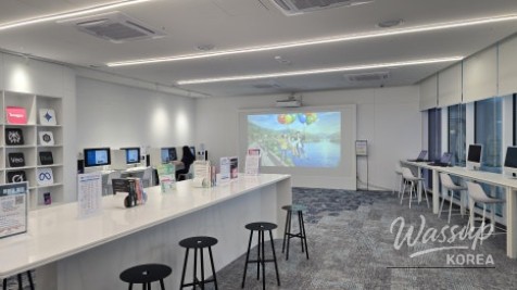 Exploring the Gyeonggi Provincial Library: A Journey with Local Guides_11