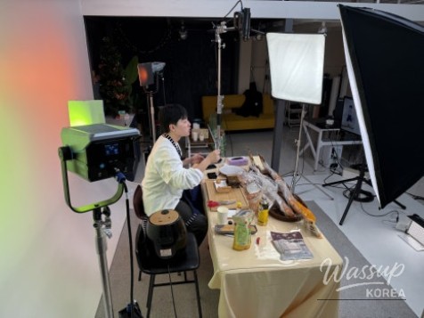 Exciting Year-End Live Event Featuring Okdu Food's Hot Dogs_03