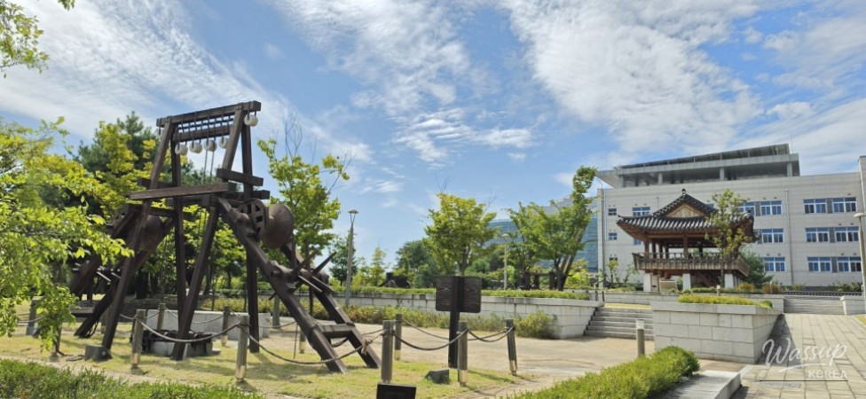 Exploring Dasan Historical Park and Dolmen Park_03
