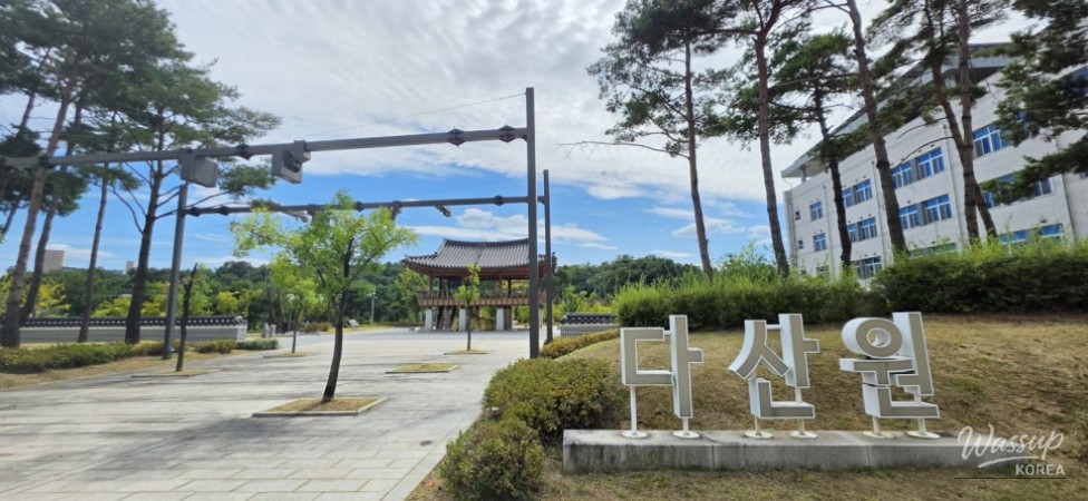 Exploring Dasan Historical Park and Dolmen Park_02