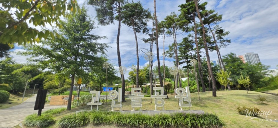 Exploring Dasan Historical Park and Dolmen Park_06