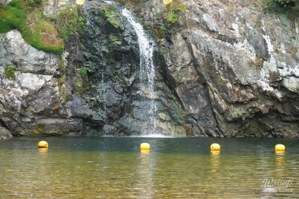Exploring Jangak Waterfall in Sangju_11