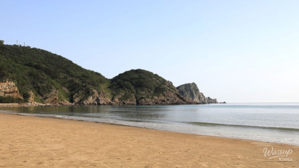 Exploring the Unique Desert Landscape of Daechungdo Island_01