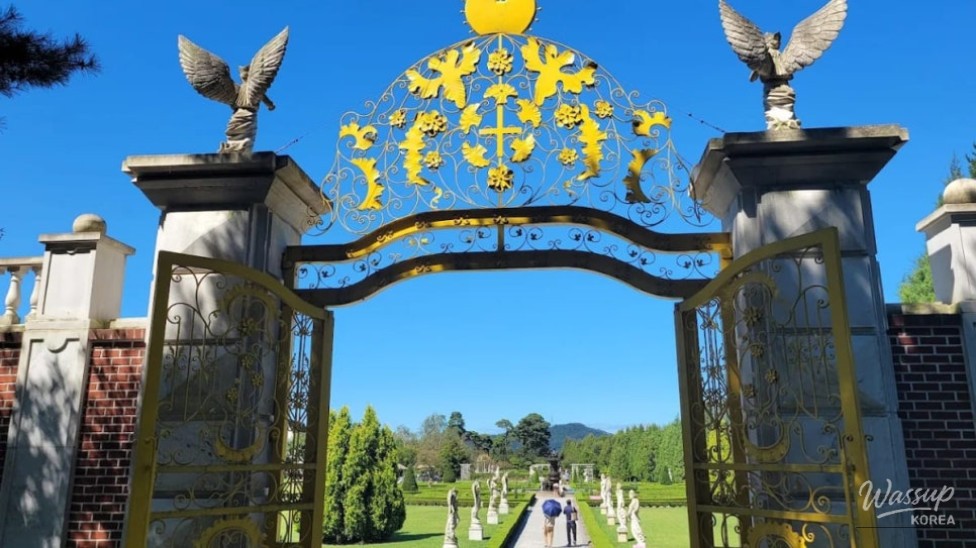Explore the Exotic Beauty of Byeokchoji Arboretum_02