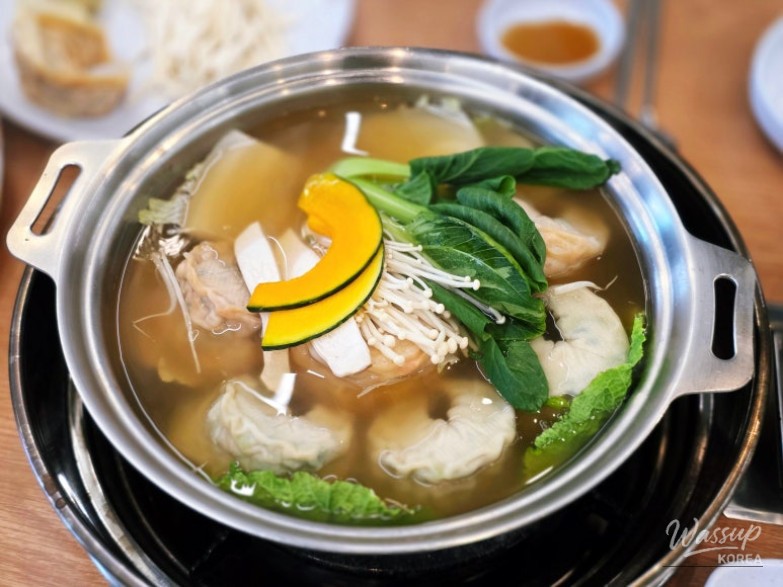Exploring the Delights of Uijeongbu's GaeSeong Handmade Dumplings_01