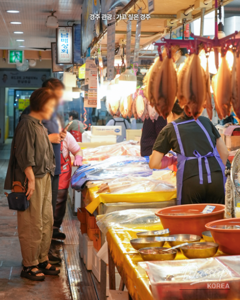 Exploring Gyeongju's Traditional Markets for Chuseok Preparations_10