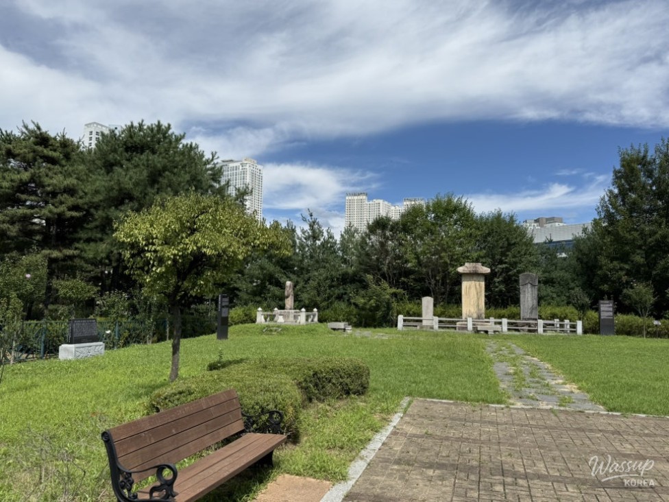 The Story of Grandma Bob in Goyang: A Hidden Gem in the City Park_03
