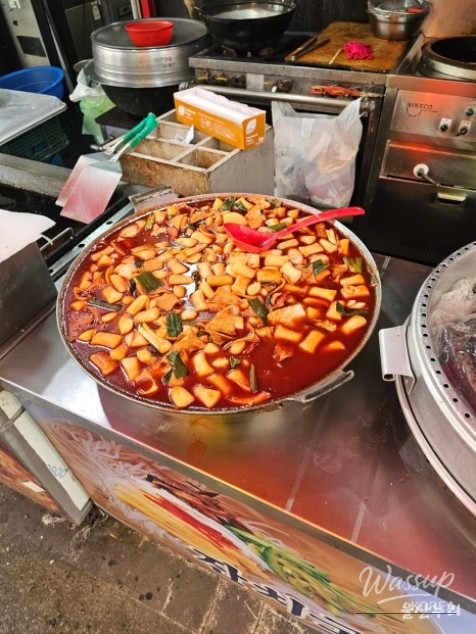 Exploring Ulsan's Taehwa Market and Skywalk_08