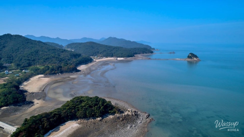Discovering Deokjeokdo: A Hidden Gem for Summer Getaways_02