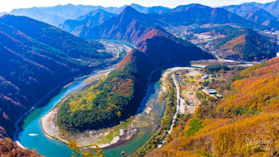 Experience the Stunning Byeongbangchi Skywalk in Jeongseon_01