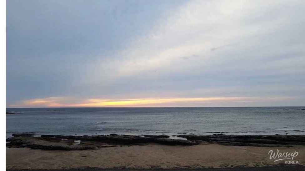Explore the Beauty of Gwangchigi Beach in September_04