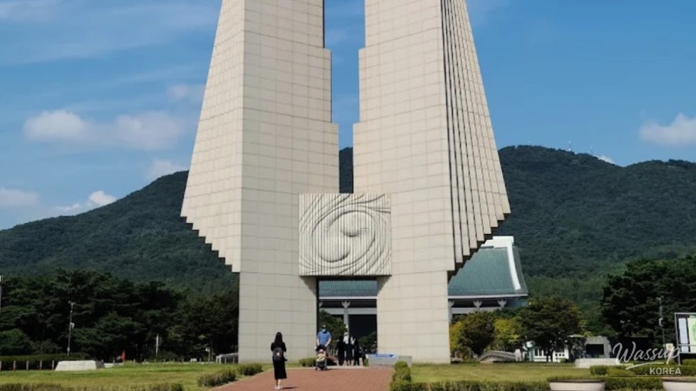 Exploring the Independence Hall of Korea During August_02