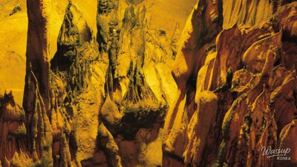 Exploring Seongryugul Cave: A Hidden Gem of Autumn_02