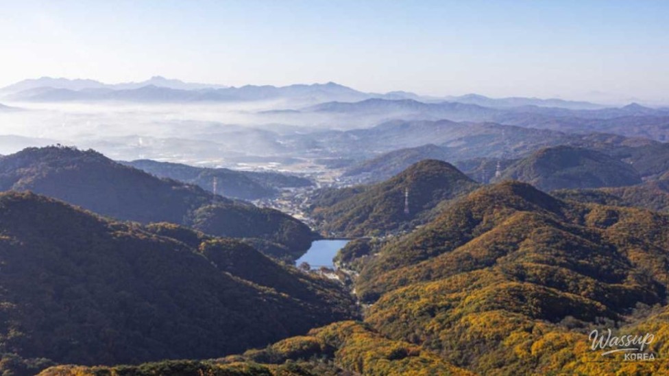 Discovering the Beauty of Gamaksan Mountain in Autumn_04