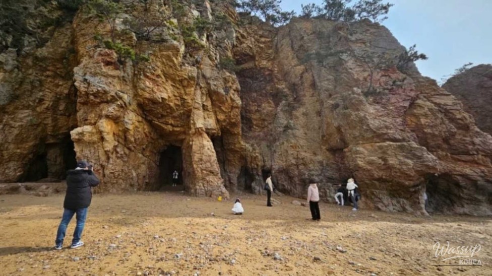 Exploring the Wonders of Padori Coastal Cave in Taean_03