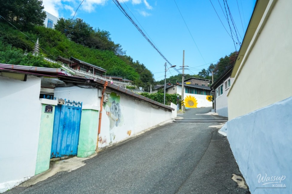 Exploring the Colorful Mural Village of Sinse-dong in Andong_21