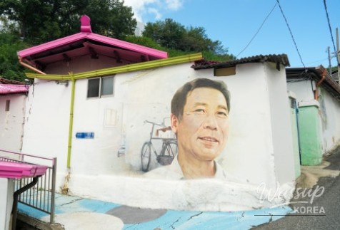 Exploring the Colorful Mural Village of Sinse-dong in Andong_19