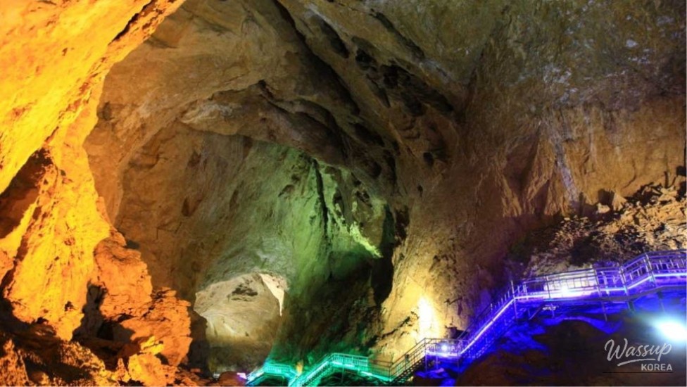 Exploring the Mystical Hwanseongul Cave in Samcheok, Korea_01