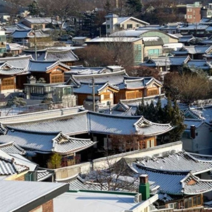 Exploring Bukchon Hanok Village: A Perfect Autumn Getaway