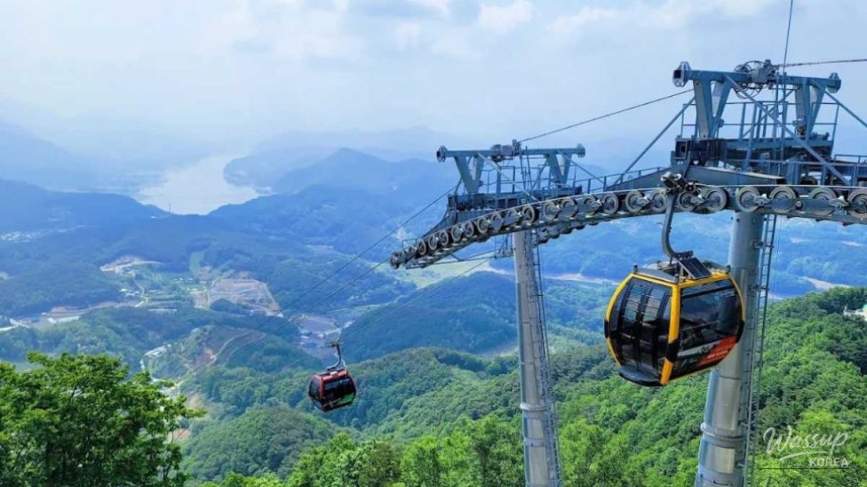Exploring the Scenic Beauty of Cheongpung Lake in September_03