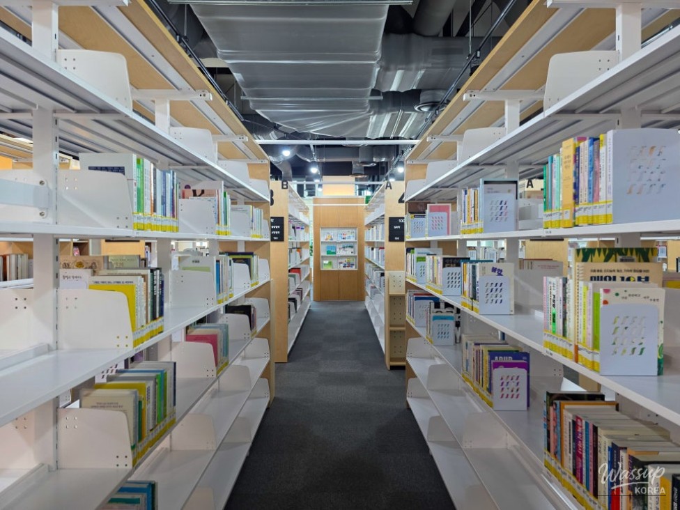 Exploring the Unique Pohang Poeun Heunghae Library_03