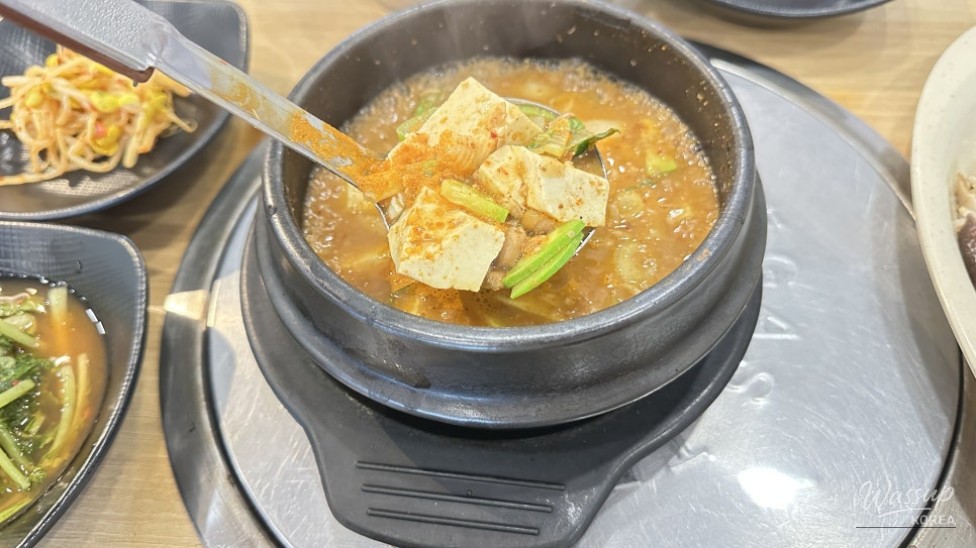 Exploring Goesan: A Culinary Journey at Daehwa Restaurant_09