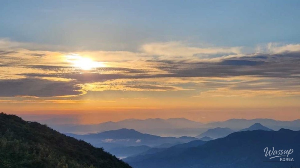 Exploring Byeolbaram Hill: A Hidden Gem in Autumn_02