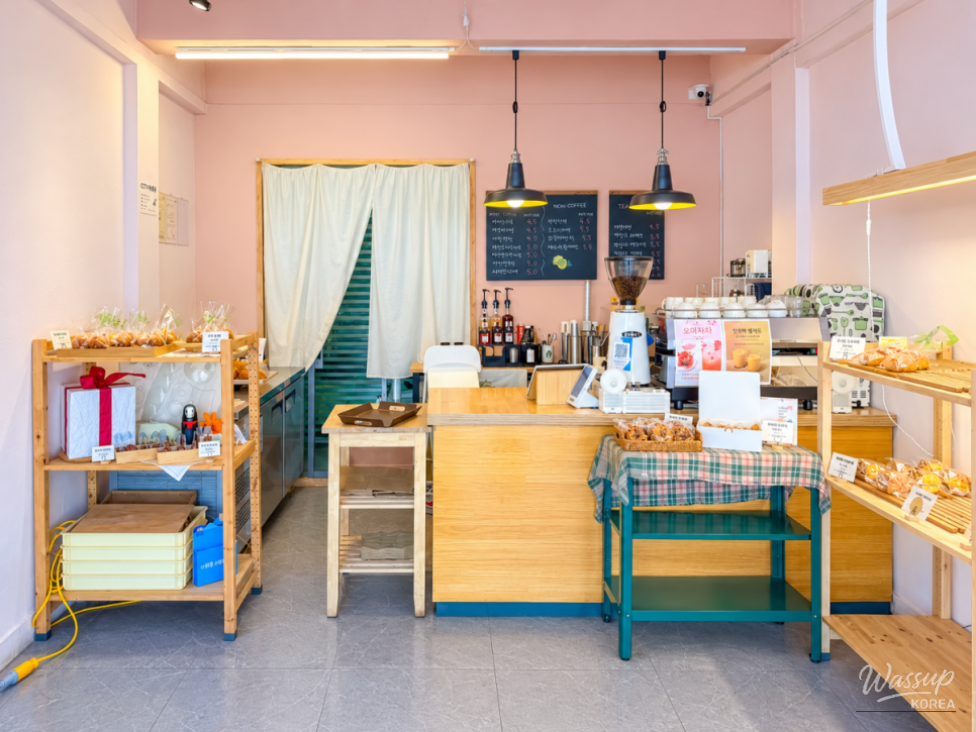 Exploring Mokdo Bakery in Goesan_03
