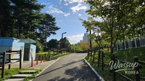Exploring Gyerim Park: A Haven for Health and Learning_04