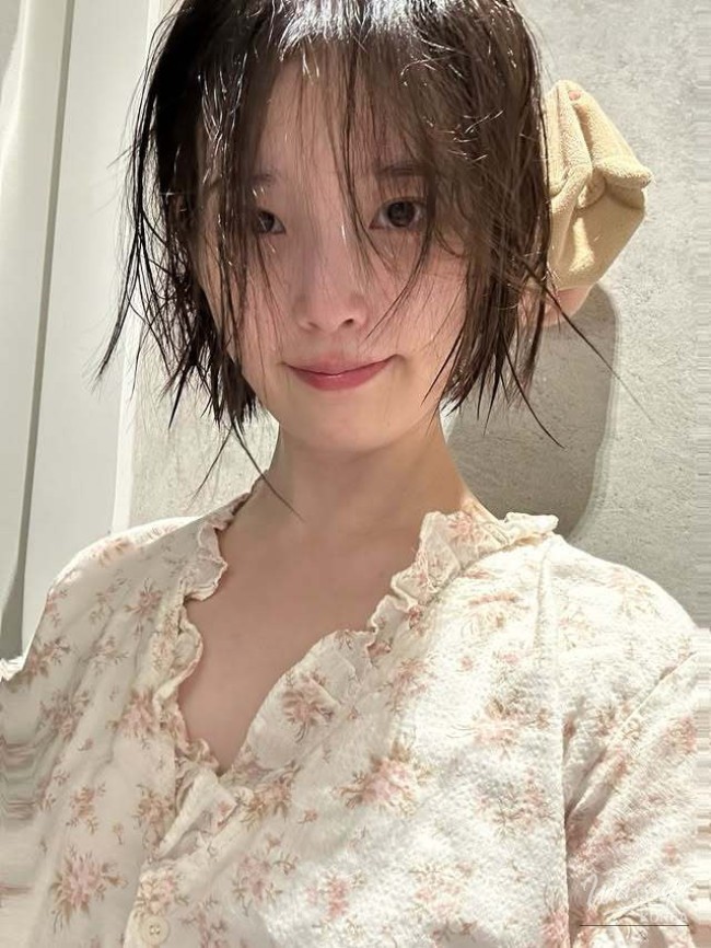 IU's New Bob Cut: A Fresh Transformation_04