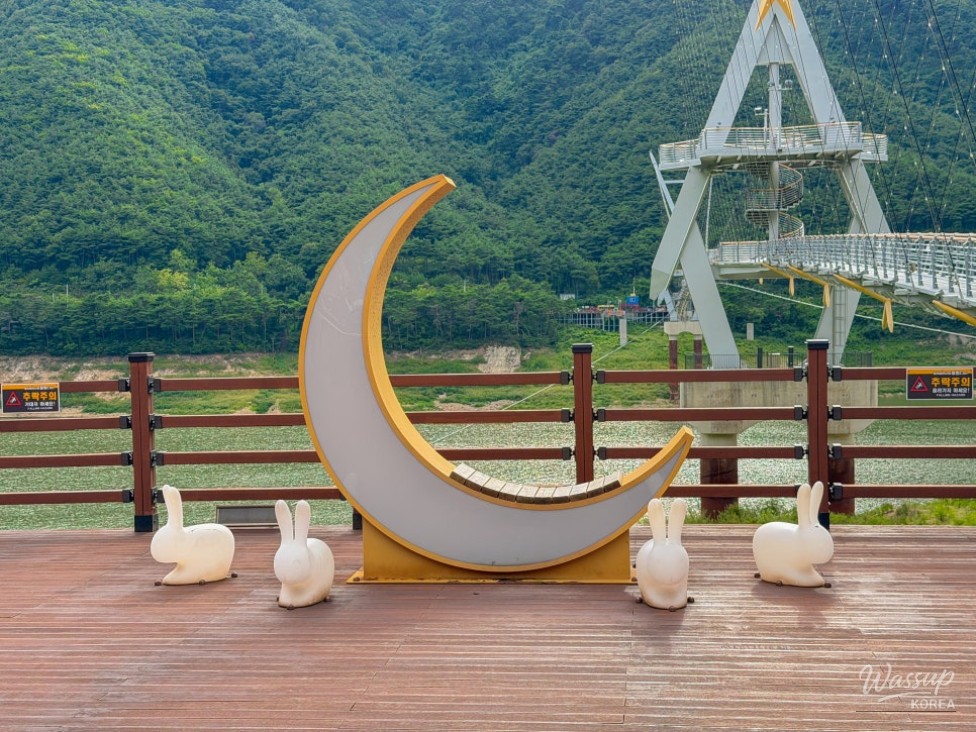 Exploring the Beautiful Yeongcheon Bohyeonsan Dam Suspension Bridge_07