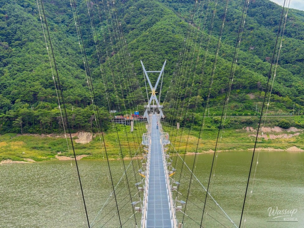 Exploring the Beautiful Yeongcheon Bohyeonsan Dam Suspension Bridge_11