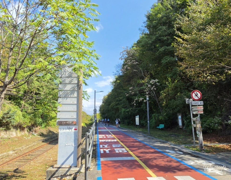 Nungnae Station: A Hidden Gem of Autumn_08