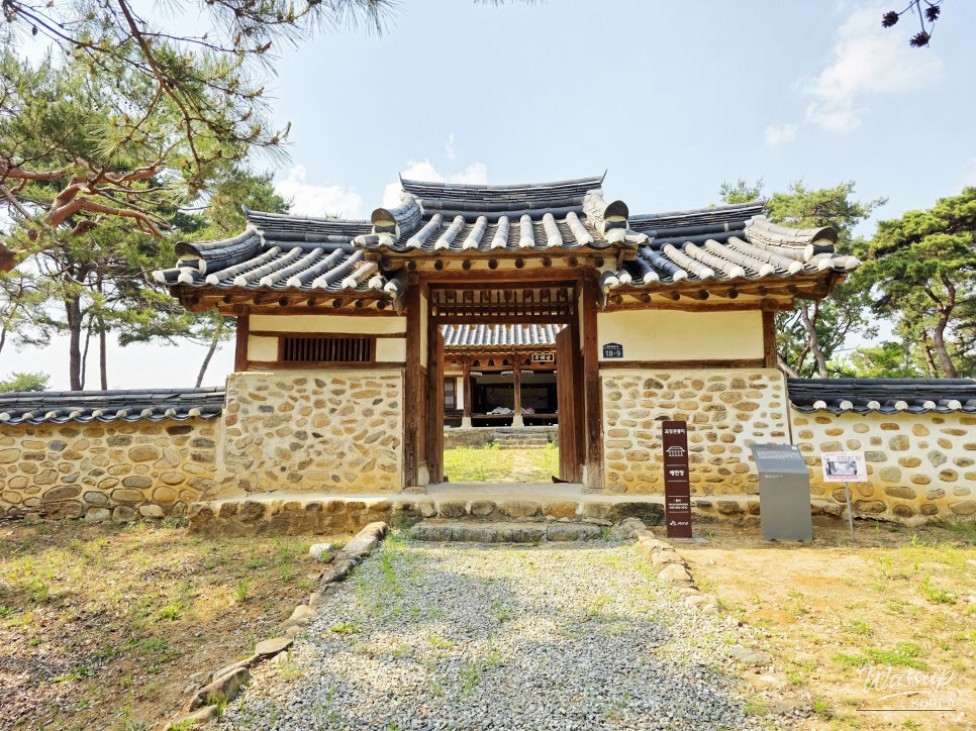 Exploring Aehanjeong Pavilion in Goesan_08