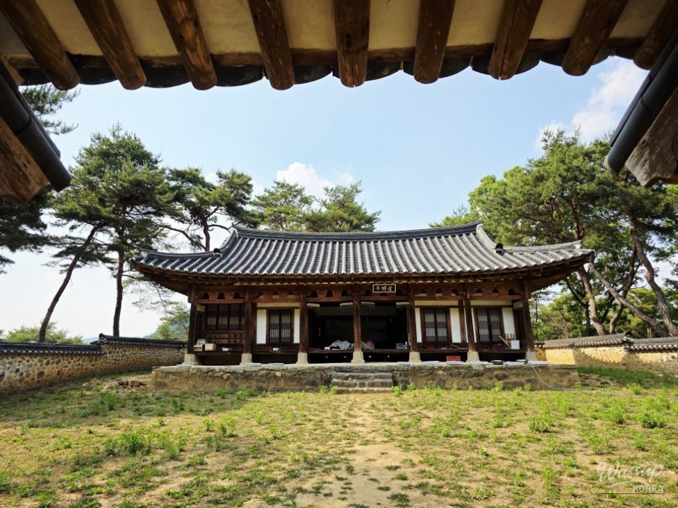 Exploring Aehanjeong Pavilion in Goesan_09