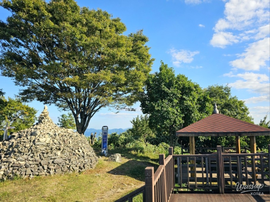 Autumn Hiking Recommendation: The Guksabong Trail on Mount Wora_02