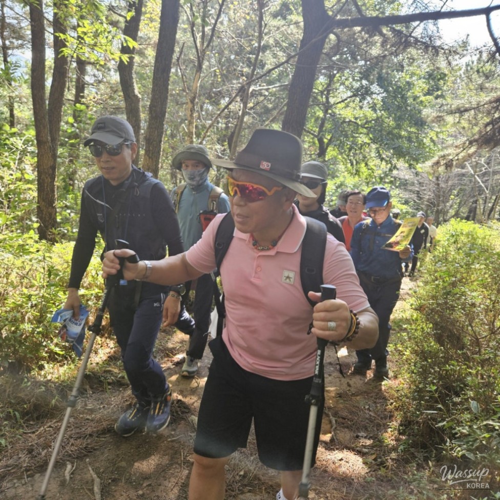 A Healing Hike in the Beautiful Autumn_03