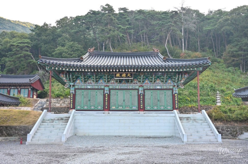 Exploring the Tranquil Yeongsusa Temple at Duta Mountain_08