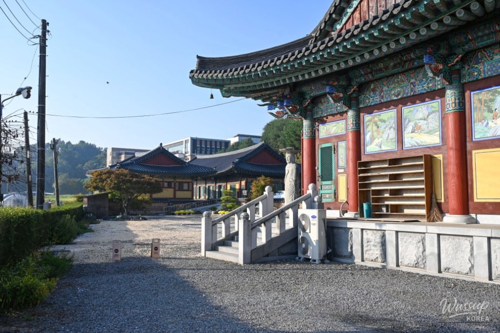 Autumn Serenity at Yonghwa Temple_03