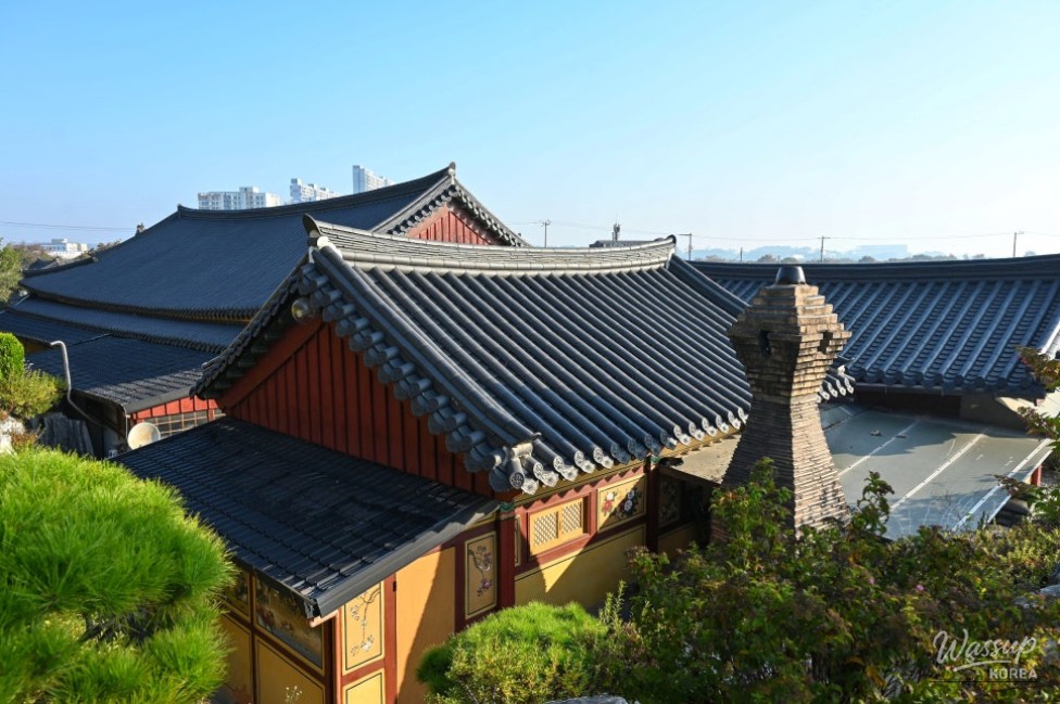 Autumn Serenity at Yonghwa Temple_11