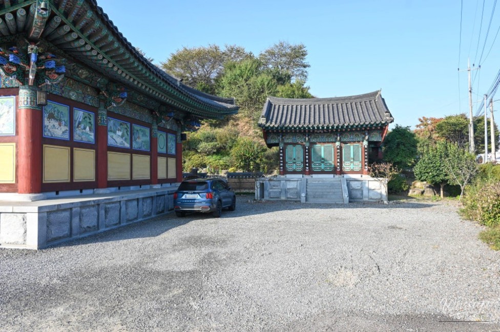 Autumn Serenity at Yonghwa Temple_02