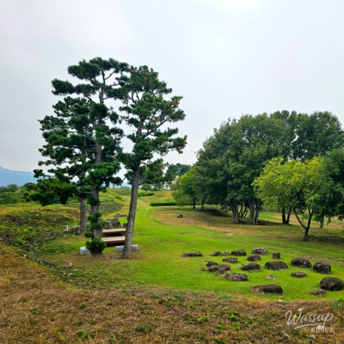 Exploring the Scenic Seongsan Fortress Sky Path in Hamann_02