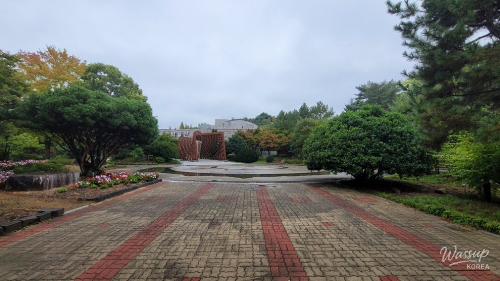 Exploring the Autumn Beauty of Gyeongsangnam-do Arboretum_02